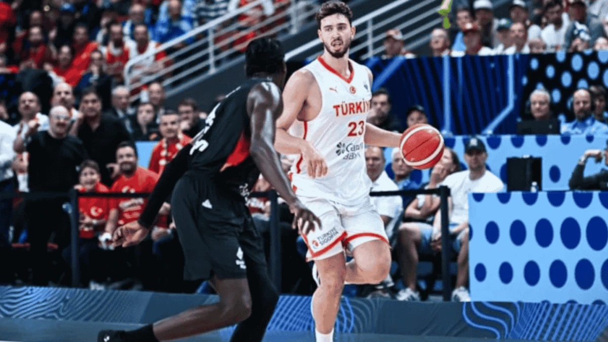 12 Dev Adam finalde alkışlandı