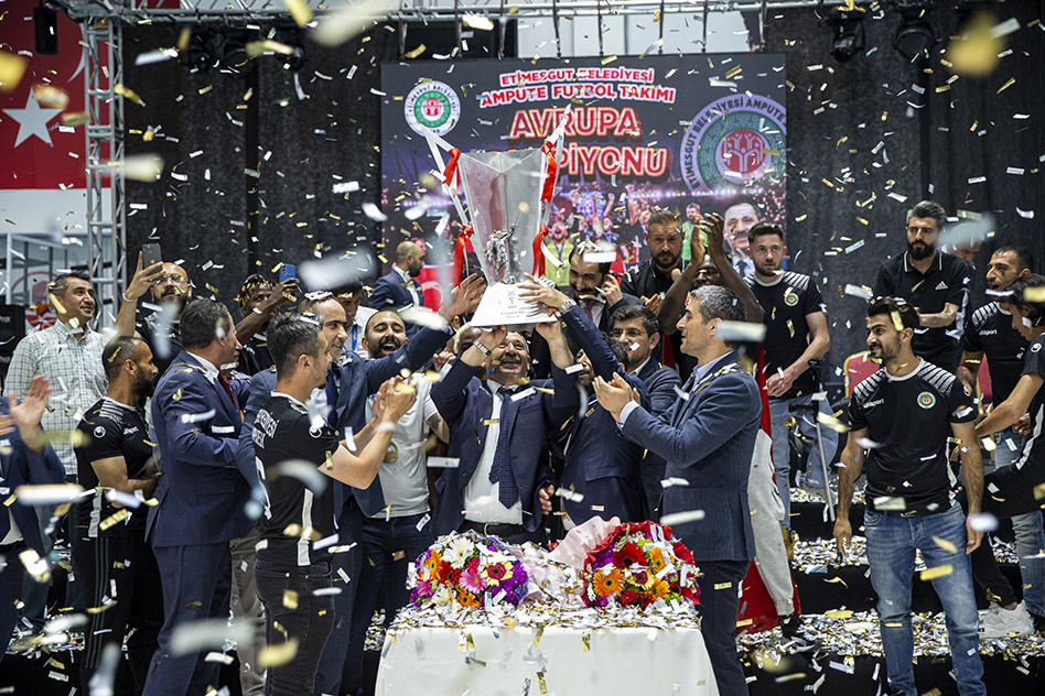 Etimesgut Belediyespor Ampute Futbol Takımı, Avrupa şampiyonluğunu kutladı
