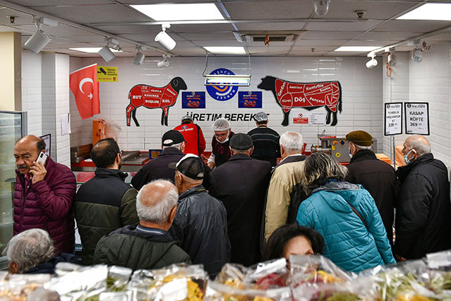 ABB'nin Başkent Marketlerdeki ucuz et satışı ilgi gördü