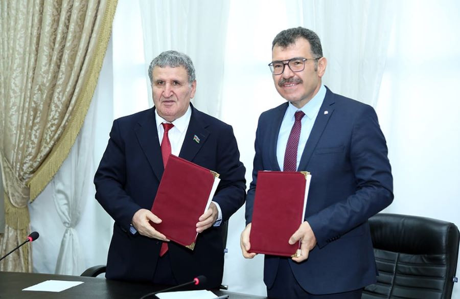 ANAS ile TÜBİTAK arasında iş birliği anlaşması imzalandı: Azerbaycan-Türkiye bilimsel ilişkilerinde yeni bir sayfa açılıyor.