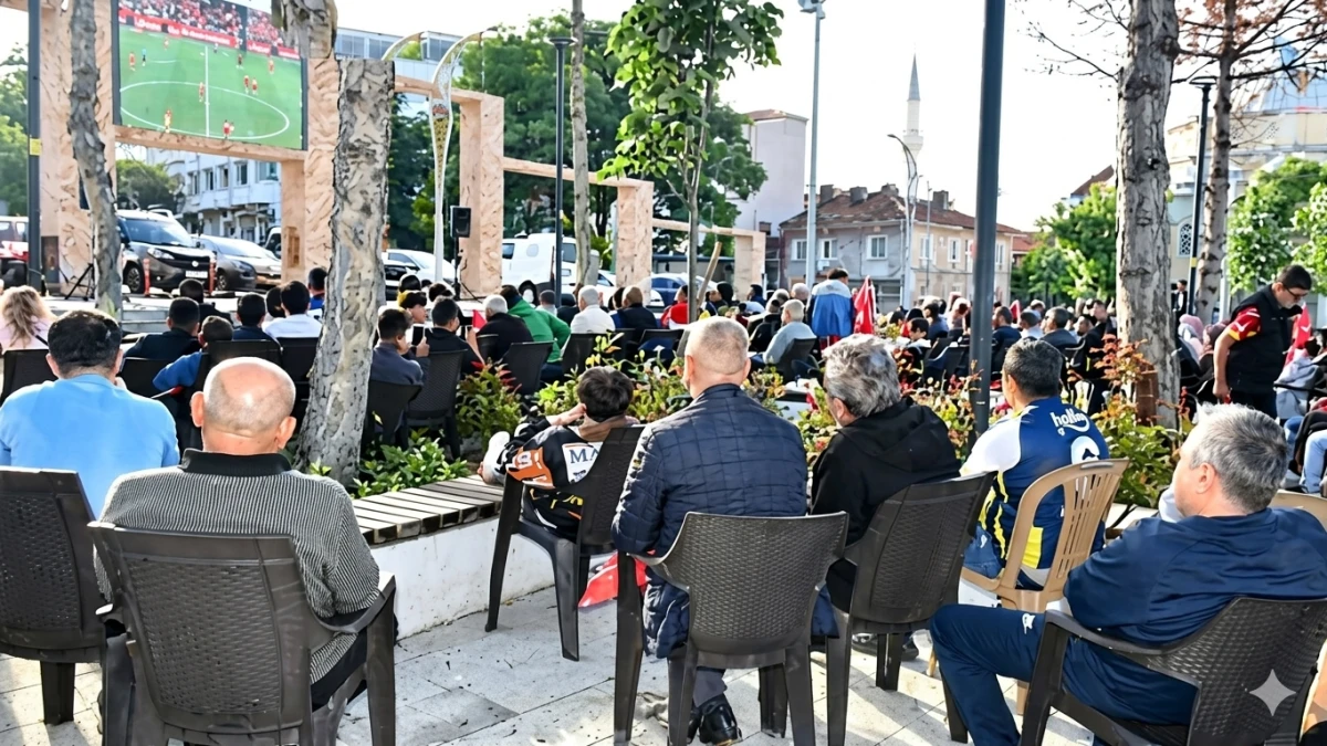 Ankara'da dev ekranda T&uuml;rkiye - Paraguay ma&ccedil;ı tek noktada izlenecek!