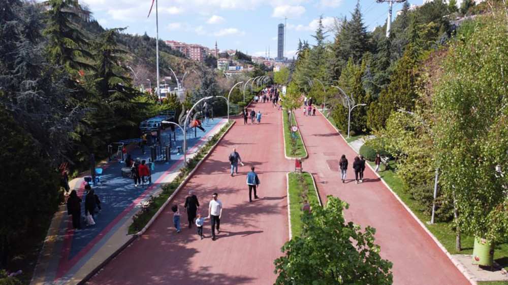 Ankara'da Keçiören Botanik Bahçesi mevsimi başladı
