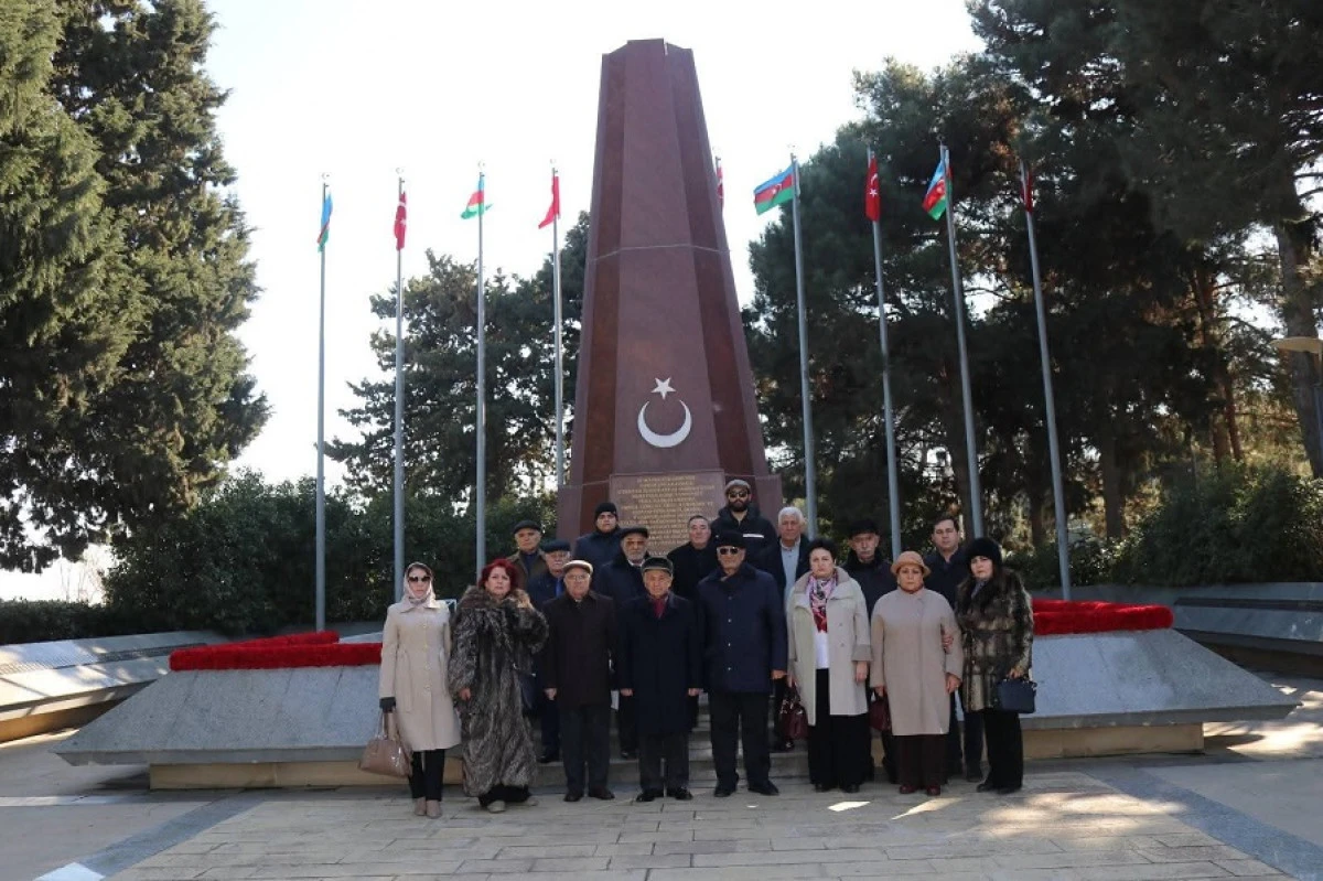 Bak&uuml;, T&uuml;rk kahramanları unutmuyor