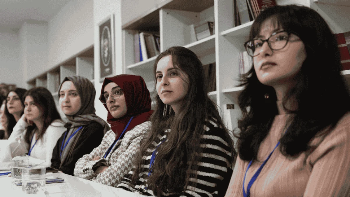 &Ccedil;ankaya&rsquo;da gen&ccedil;ler &ccedil;evre i&ccedil;in buluştu