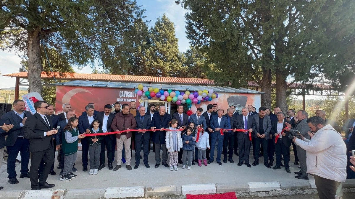 &Ccedil;avuşk&ouml;y İlkokulu ve Ortaokulu&rsquo;na anlamlı k&uuml;t&uuml;phane