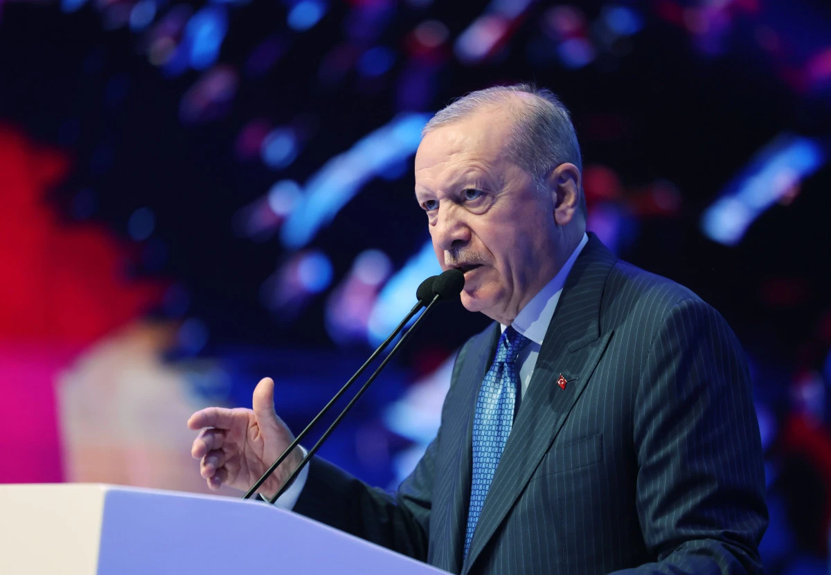 Cumhurbaşkanı Erdoğan&rsquo;dan ihracat&ccedil;ılara m&uuml;jde: G&uuml;nl&uuml;k limit y&uuml;kseltildi!