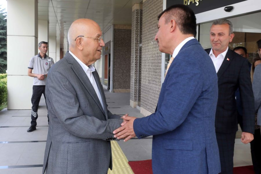 Dostluk tokası! Başkan Yaşar, Başkan Balcı’yı ağırladı