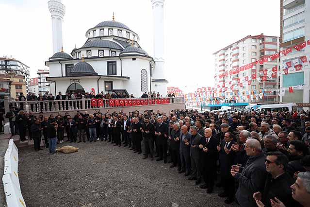 Fethi Yaşar: Bu cami Barıştepe'ye çok yakıştı