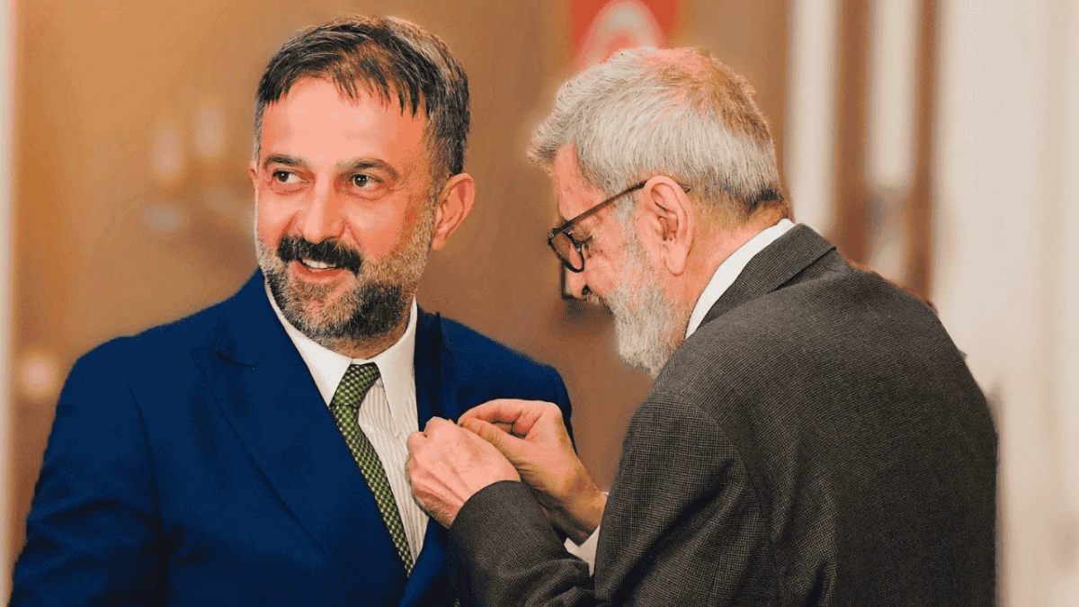 Gazeteciler Cemiyeti Başkanı Nazmi Bilgin’den Halil İbrahim Yılmaz’a anlamlı hediye