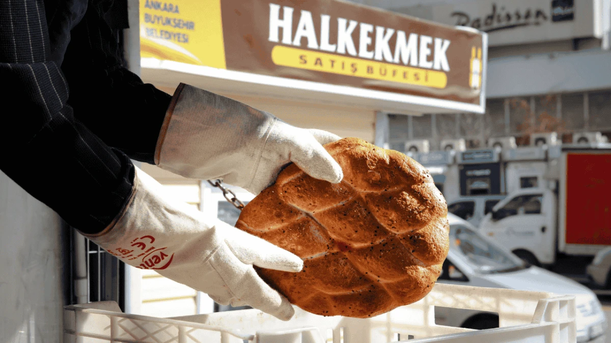 Halk Ekmek mobil fırınla yerinde sıcak pide