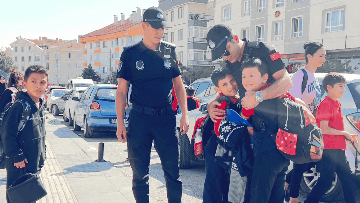 Keçiören Belediyesi zabıta ekiplerinden güvenli ulaşım mesaisi