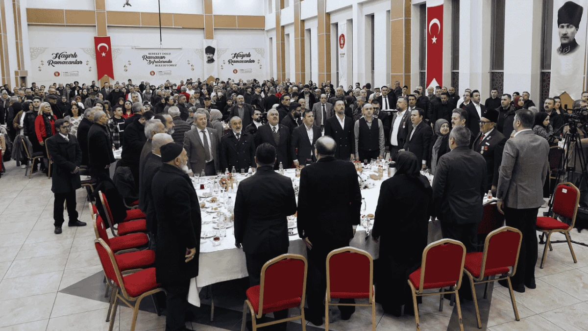 Ke&ccedil;i&ouml;ren'de Başkan &Ouml;zarslan, ilk iftarını şehit aileleri ve gazilerle yaptı