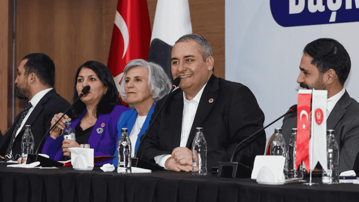 Keçiören'de Mesut Özarslan mahalle mahalle geziyor