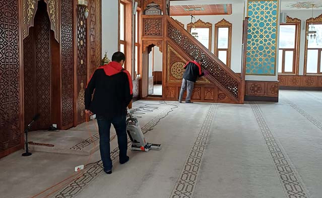 Pursaklar'da camilere Ramazan temizliği