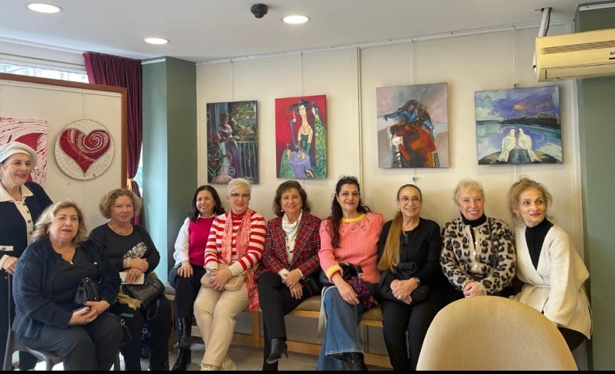 Sanatta Engel Yok Vakfı'nda ''Sevgililer G&uuml;n&uuml;'' Karma Resim ve &Ccedil;ini Sergisi D&uuml;zenlendi