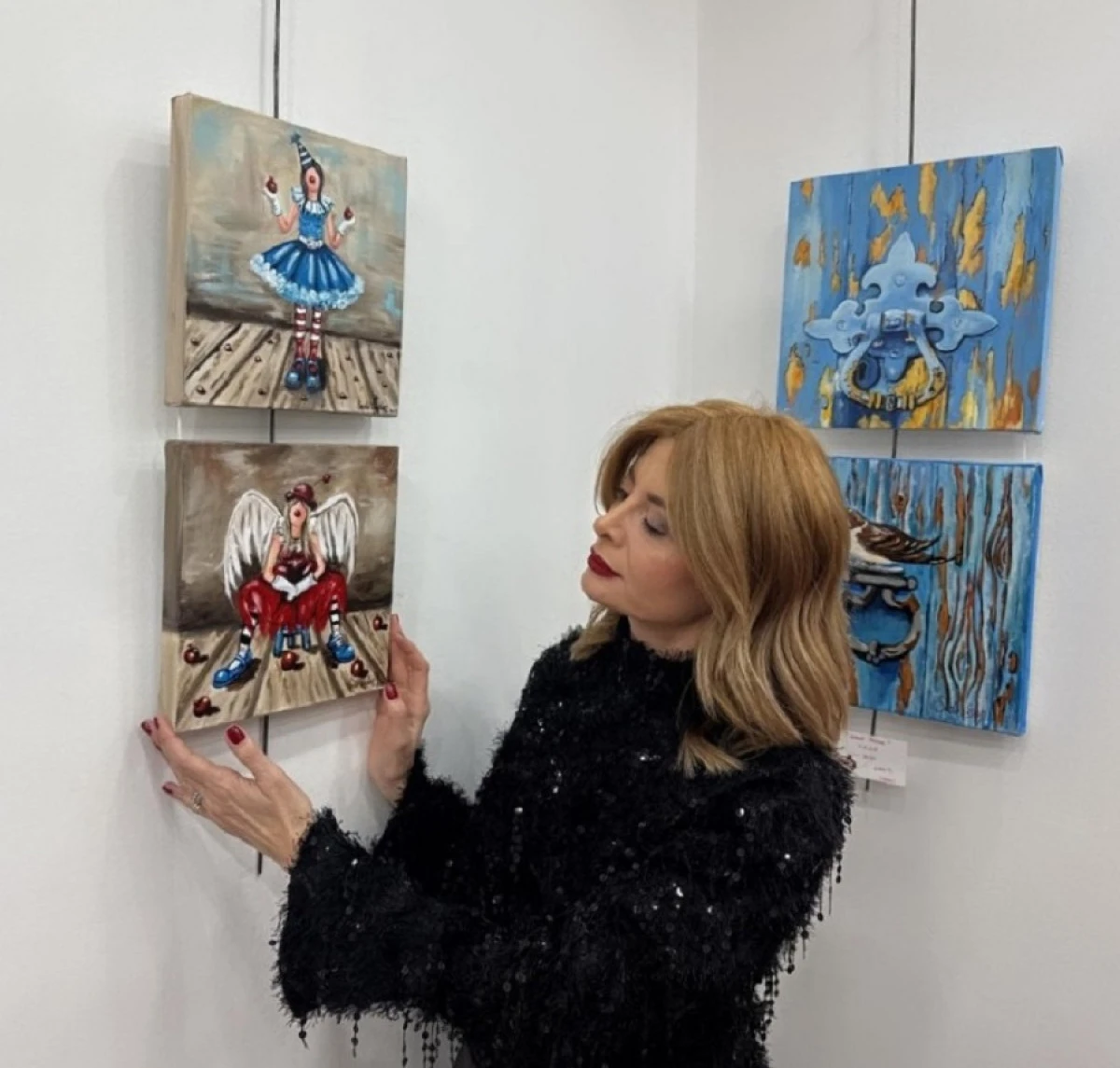 Seda Taylan Cıvıl Cıvıl Renkleriyle ''Narların Krali&ccedil;esi'' Resim Sergisini A&ccedil;tı