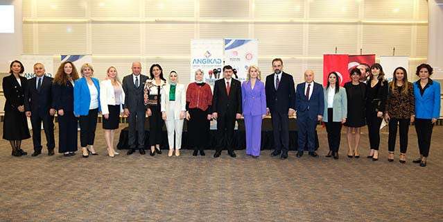 Seyit Ardıç depremde işini kaybeden kadınları unutmadı