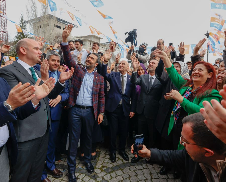 Sincan’da Başkan Ercan ve Turgut Altınok Muhtarlarla Buluştu