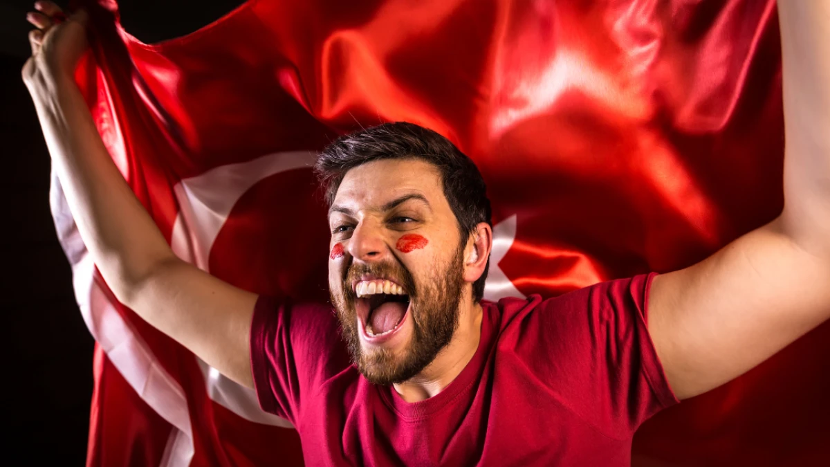 T&uuml;rkiye-Paraguay ma&ccedil;ı i&ccedil;in dev ekran organizasyonları iptal ediliyor: YKS tedbirleri &ouml;n planda