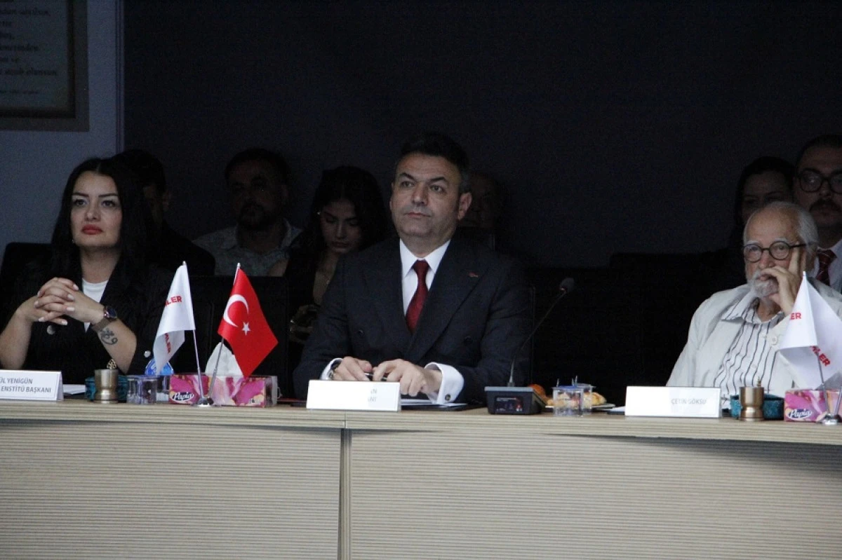 T&uuml;rkiye&rsquo;nin Yerel Y&ouml;netim Vizyonu ve Gen&ccedil;lerin Geleceği İ&ccedil;in Tarihi Buluşma ger&ccedil;ekleştirildi