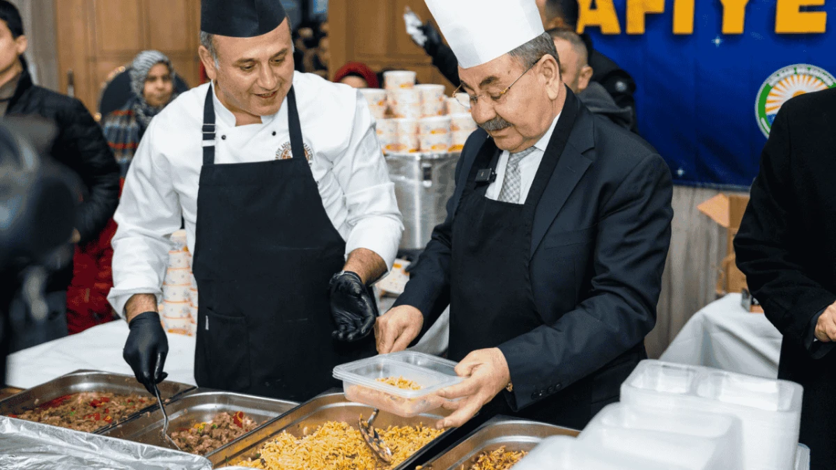 Yakup Odabaşı ilk iftarını vatandaşlarla birlikte yaptı