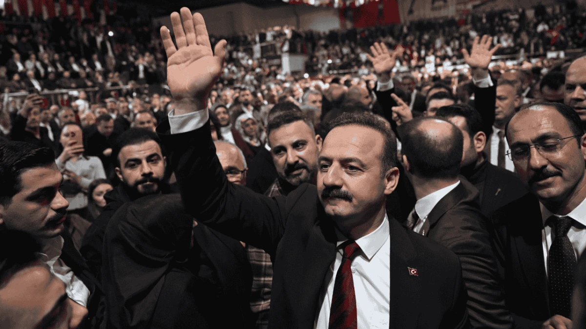 Yavuz Ağıralioğlu Trabzon'a çıkarma yapıyor