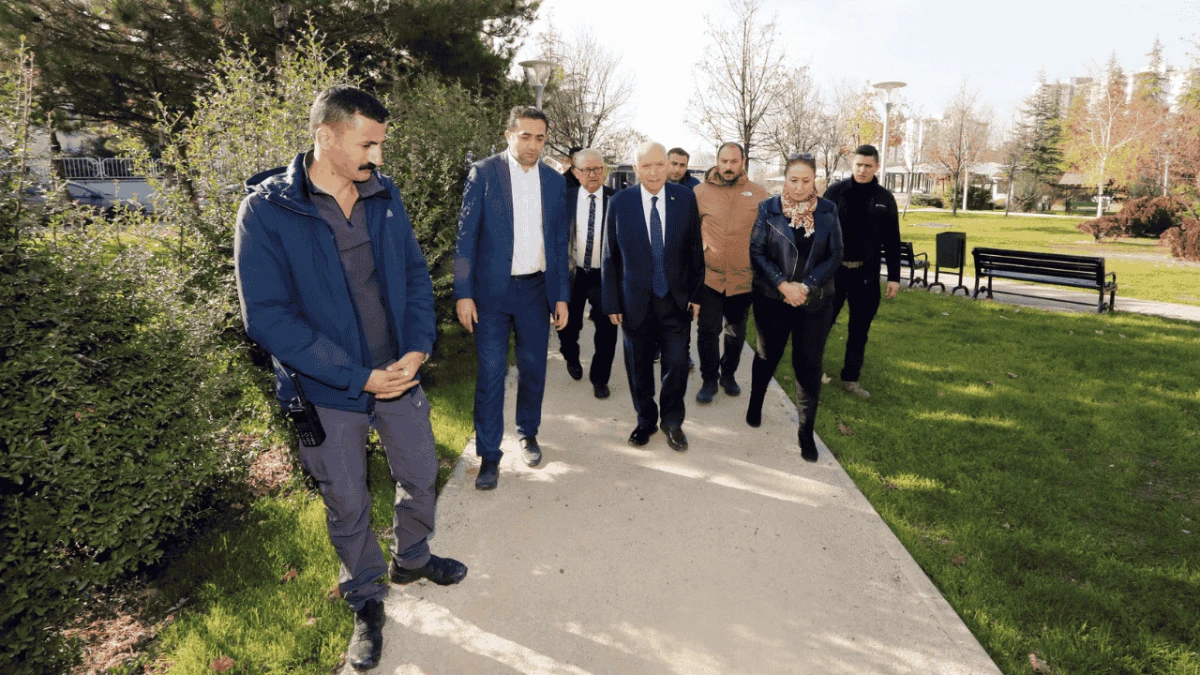 Yenimahalle’de koşu yollarında doğal dönüşüm başladı