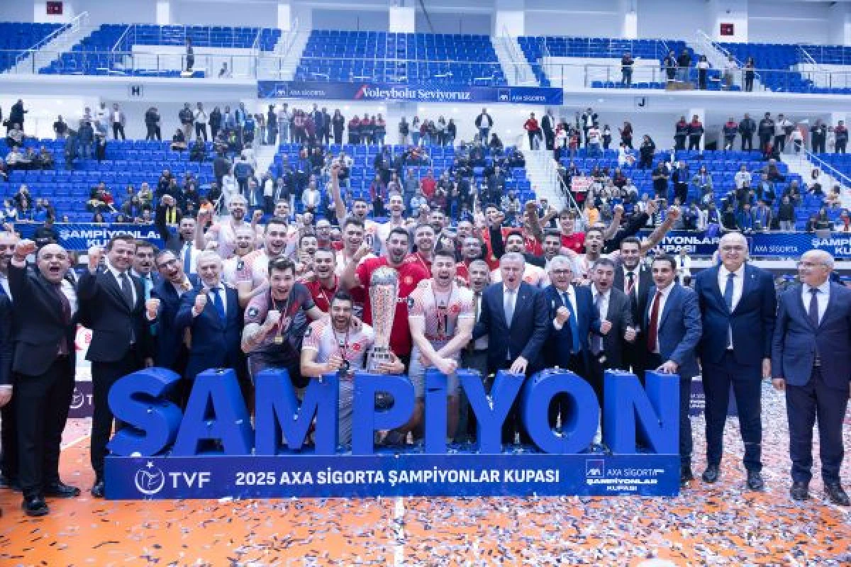 Ziraat Bankkart Malatya'da Fenerbahçe'yi yenerek kupayı aldı