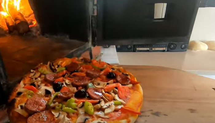 Taş fırında pizza keyfi